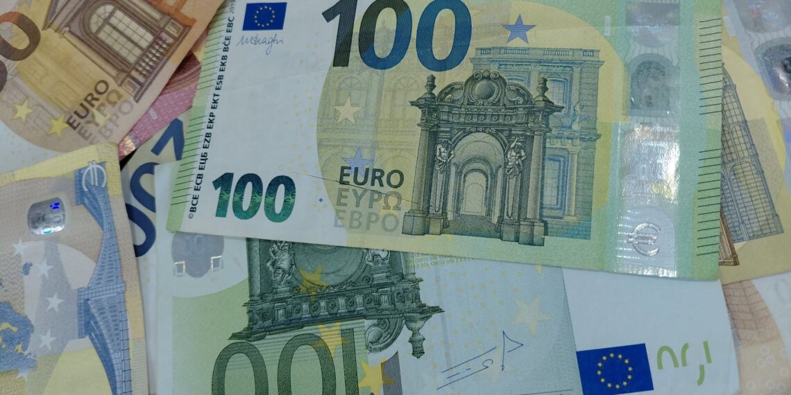 Marché noir des devises en Algérie : Quel est le prix de 100 euros en dinar ?