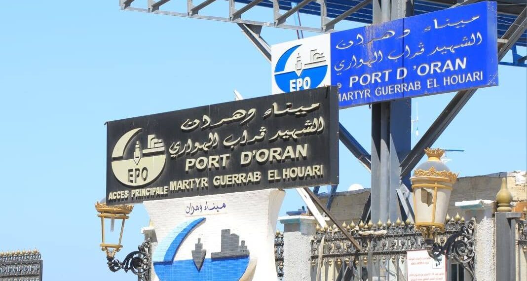 Le port d’Oran renforce ses capacités avec la mise en service de nouvelles grues RTG